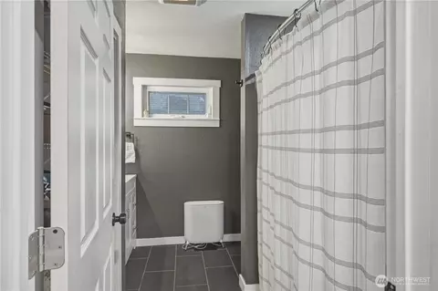 Bath - 107 River St, Everson, WA 98247 photo 2 of 2