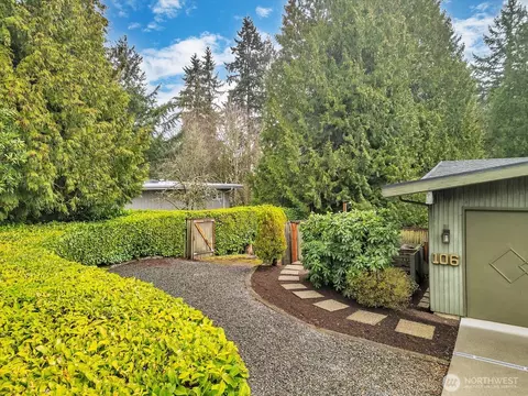 Exterior - 106 165th Ave SE, Bellevue, WA 98008 photo 3 of 7