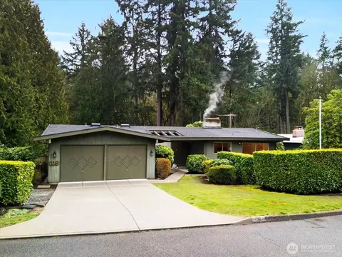 Exterior - 106 165th Ave SE, Bellevue, WA 98008 photo 2 of 7