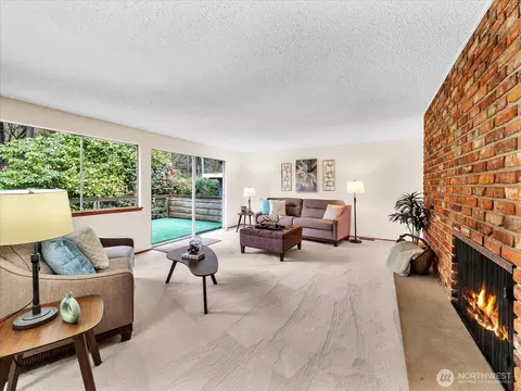 Living - 106 165th Ave SE, Bellevue, WA 98008 photo 3 of 5