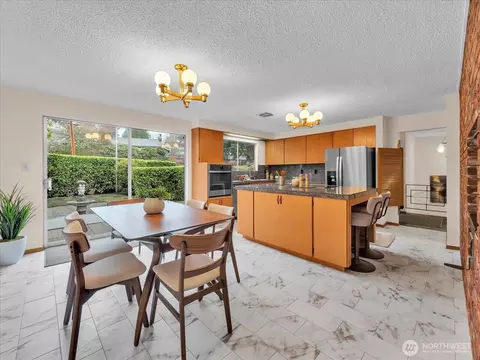 Dining - 106 165th Ave SE, Bellevue, WA 98008 photo 2 of 3