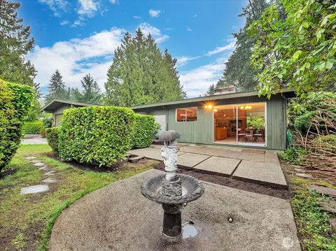 Exterior - 106 165th Ave SE, Bellevue, WA 98008 photo 4 of 7