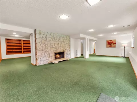 Living - 106 165th Ave SE, Bellevue, WA 98008 photo 4 of 5