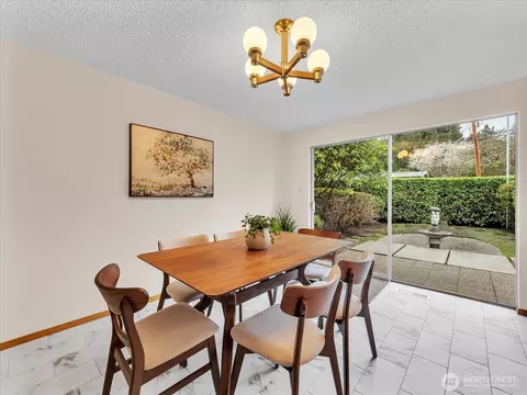 Dining - 106 165th Ave SE, Bellevue, WA 98008 photo 1 of 3