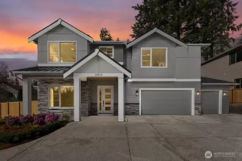 24914 SE 17th St #2, Sammamish, WA 98075