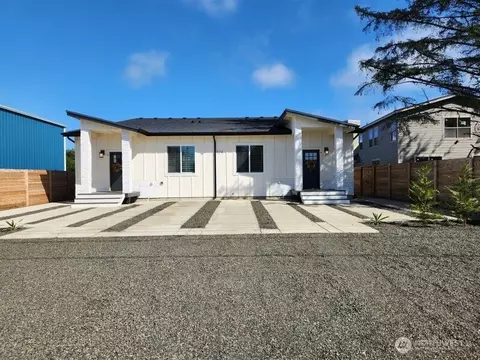 934 Pt Brown Ave SE #A & B, Ocean Shores, WA 98569