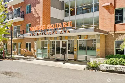1015 Railroad Ave #412, Bellingham, WA 98225