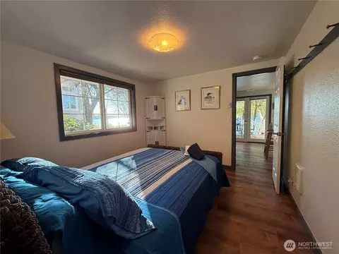 Bedroom - 5244 Deer Harbor Rd, Eastsound, WA 98245 photo 2 of 4