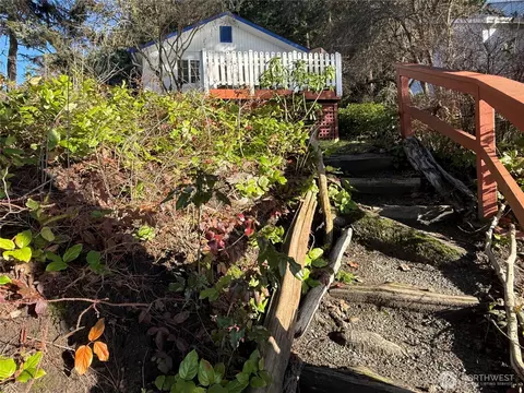 Exterior - 5244 Deer Harbor Rd, Eastsound, WA 98245 photo 2 of 14