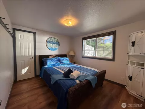 Bedroom - 5244 Deer Harbor Rd, Eastsound, WA 98245 photo 1 of 4