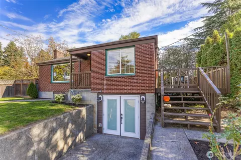 8254 Bagley Ave N, Seattle, WA 98103