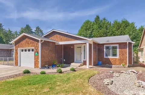 30511 L Pl, Ocean Park, WA 98640