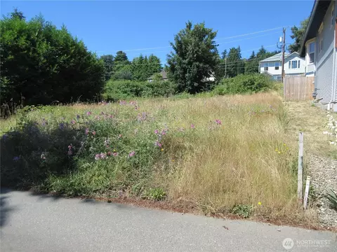416 S Lafayette Ave, Bremerton, WA 98312