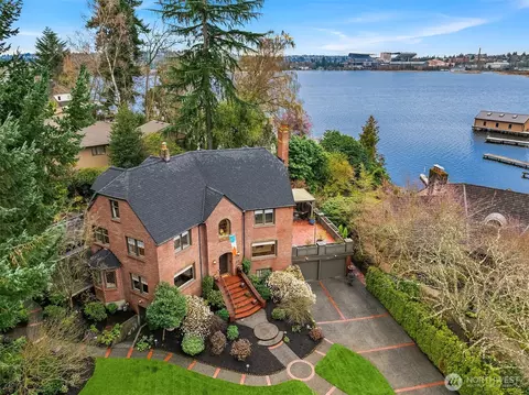 3333 43rd Ave NE, Seattle, WA 98105