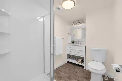 Bath - 11110 3rd Pl SE, Everett, WA 98208 photo 2 of 2