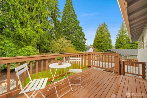 Exterior - 11110 3rd Pl SE, Everett, WA 98208 photo 3 of 6
