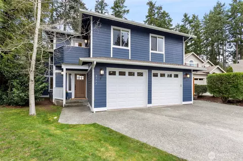8757 NE Rosario Pl, Bainbridge Island, WA 98110
