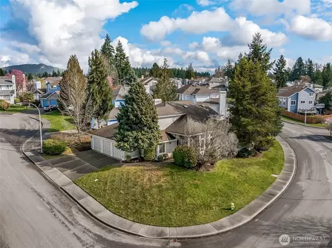 1704 Field Pl NE, Renton, WA 98059