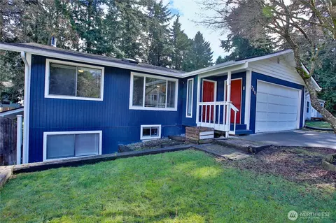 7891 San Juan Ave, Clinton, WA 98236