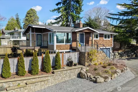 114 S 212th St, Des Moines, WA 98198