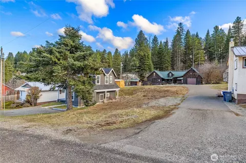 132 5th St, Roslyn, WA 98941