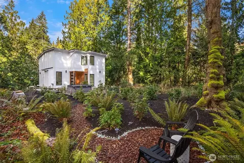 13532 Phelps Rd NE, Bainbridge Island, WA 98110