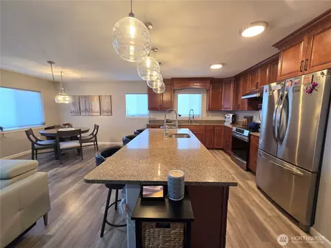 Kitchen - 40 Topaz Way, Sequim, WA 98382 photo 2 of 6