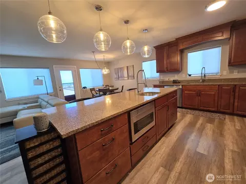 Kitchen - 40 Topaz Way, Sequim, WA 98382 photo 3 of 6