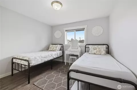 Bedroom - 620 Myrtine St, Enumclaw, WA 98022 photo 3 of 3