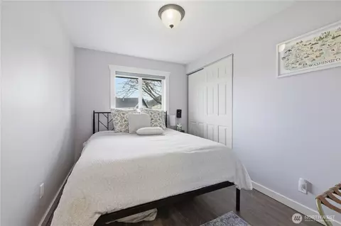 Bedroom - 620 Myrtine St, Enumclaw, WA 98022 photo 2 of 3