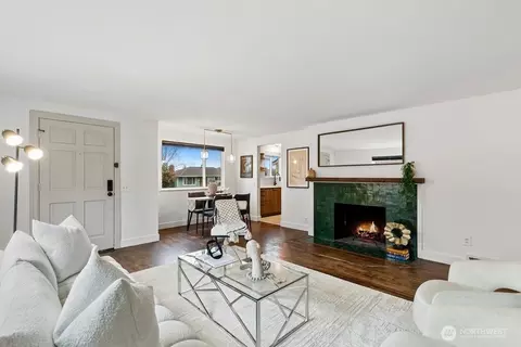 9444 26th Ave SW, Seattle, WA 98106