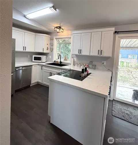 Kitchen - 17217 10th Ave E, Spanaway, WA 98387 photo 1 of 2