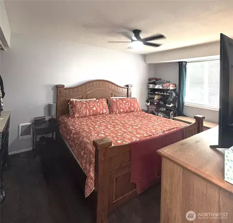 Bedroom - 17217 10th Ave E, Spanaway, WA 98387 photo 1 of 2