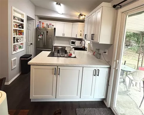 Kitchen - 17217 10th Ave E, Spanaway, WA 98387 photo 2 of 2