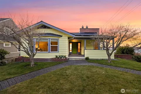 302 S Forest St, Bellingham, WA 98225