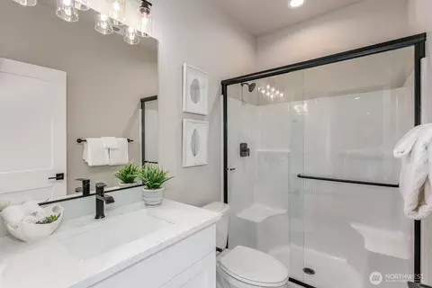 Bath - 20317 94th Dr NE, Bothell, WA 98011 photo 5 of 5