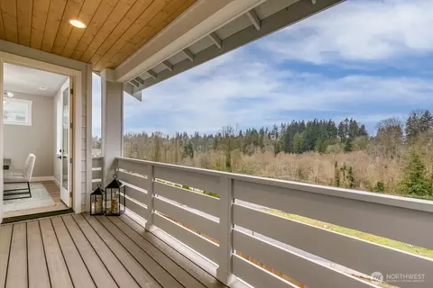 Exterior - 20317 94th Dr NE, Bothell, WA 98011 photo 2 of 7