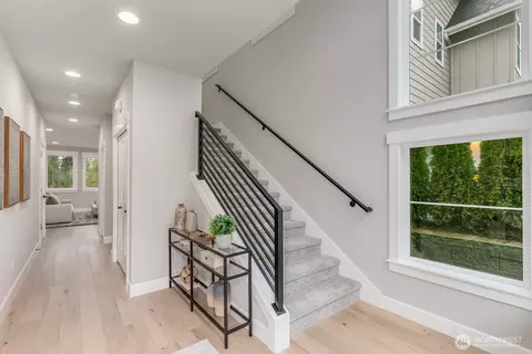 Entry Way - 20317 94th Dr NE, Bothell, WA 98011 photo 2 of 4