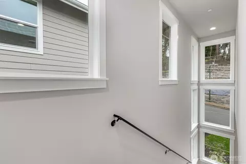 Entry Way - 20317 94th Dr NE, Bothell, WA 98011 photo 3 of 4