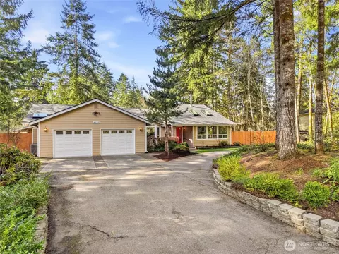 8127 Jamieson Ct SW, Olympia, WA 98512