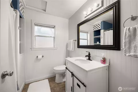 Bath - 111 Cedar Ave #1, Sultan, WA 98294 photo 1 of 3
