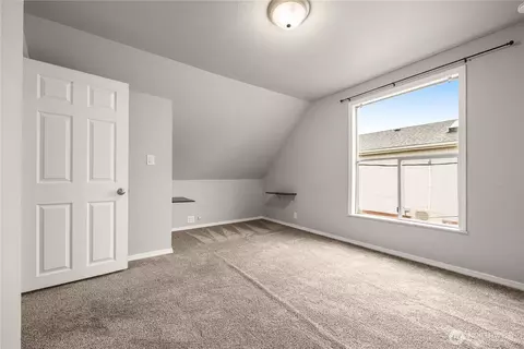 Bedroom - 111 Cedar Ave #1, Sultan, WA 98294 photo 2 of 4