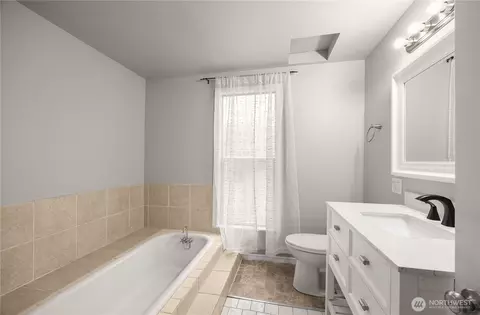 Bath - 111 Cedar Ave #1, Sultan, WA 98294 photo 3 of 3