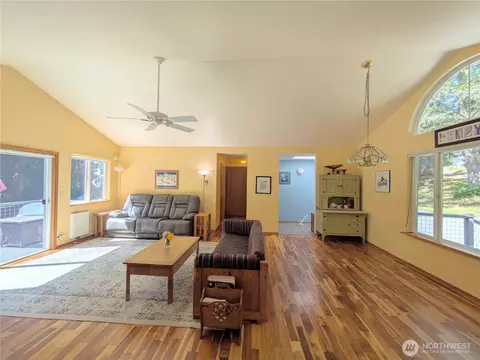 Living - 112 Discovery Way, Eastsound, WA 98245 photo 4 of 4