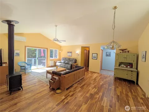 Living - 112 Discovery Way, Eastsound, WA 98245 photo 2 of 4