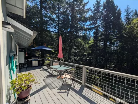 Exterior - 112 Discovery Way, Eastsound, WA 98245 photo 8 of 14