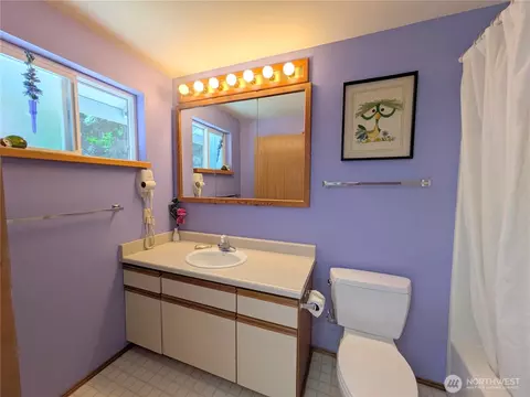 Bath - 112 Discovery Way, Eastsound, WA 98245 photo 1 of 4