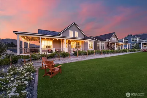 250 Bobcat Ln, Chelan, WA 98816