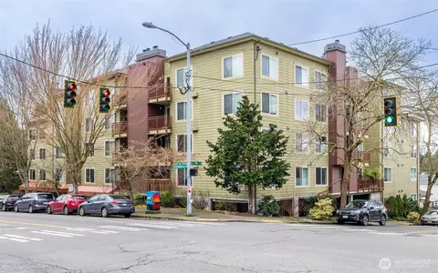 8745 Greenwood Ave N #314, Seattle, WA 98103