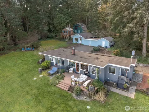 9513 Villa Beach Rd, Anderson Island, WA 98303
